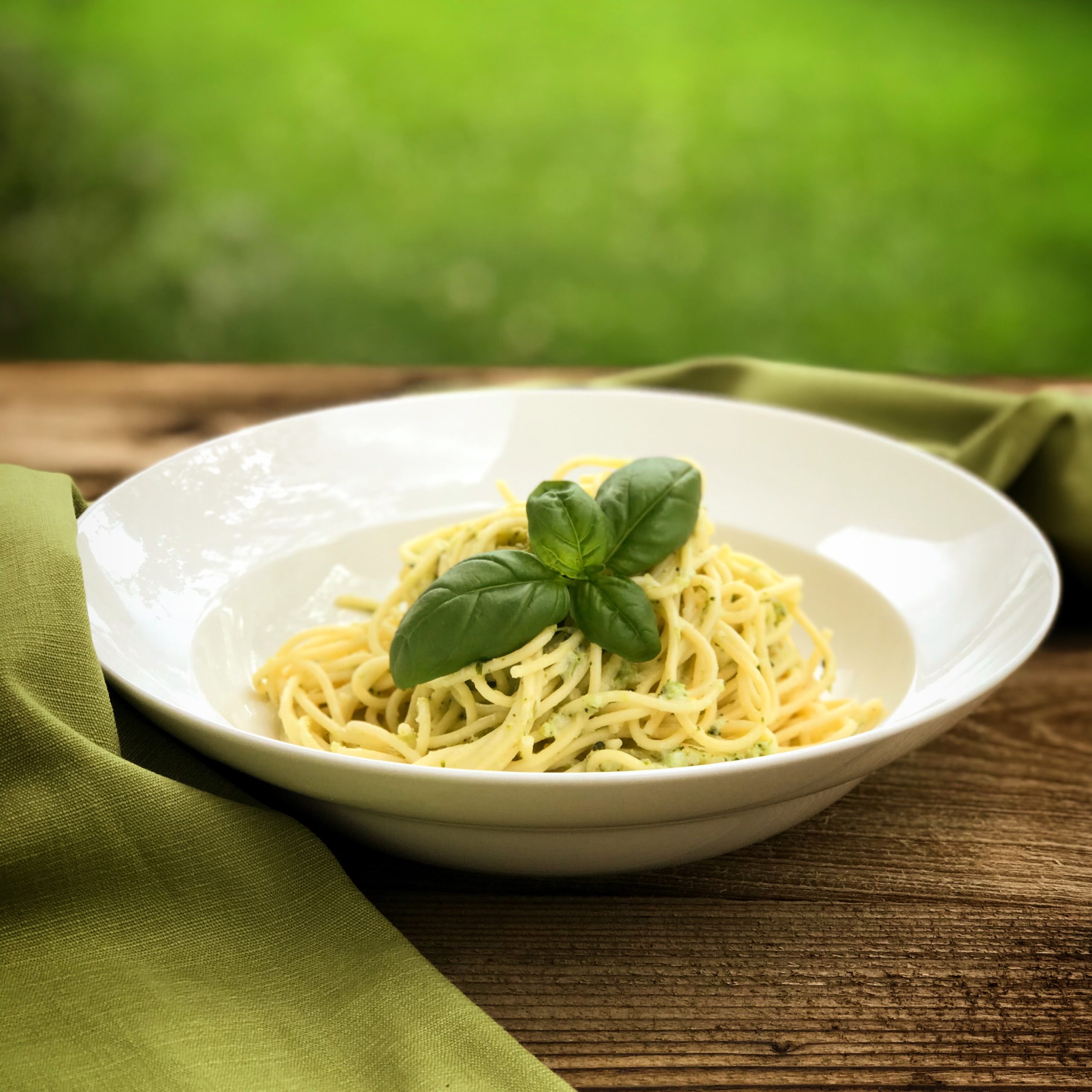 Spaghetti mit Brokkoli-Basilikumsauce Rezept - Veronikas Hofküche