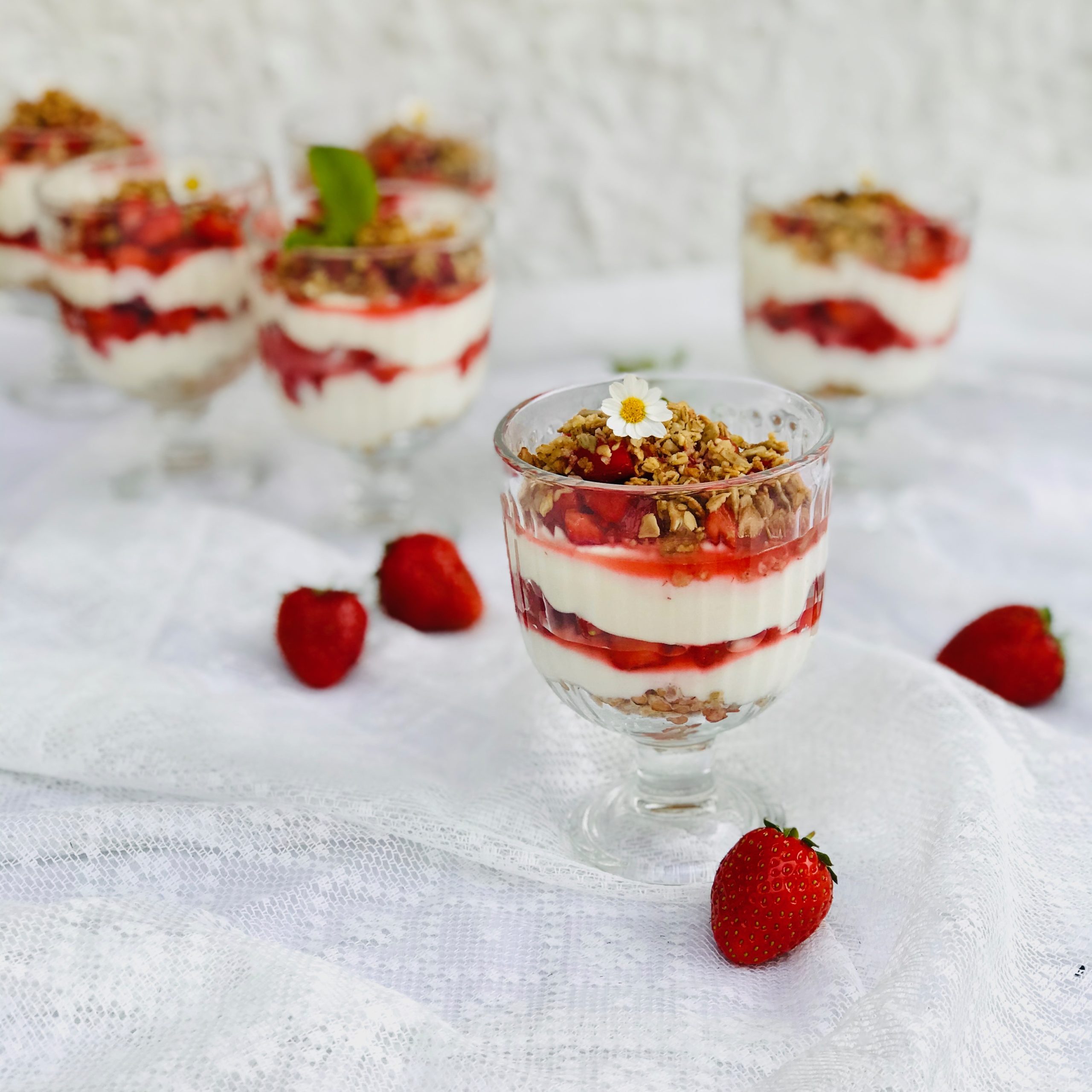 Erdbeer-Schichtdessert Rezept - Veronikas Hofküche