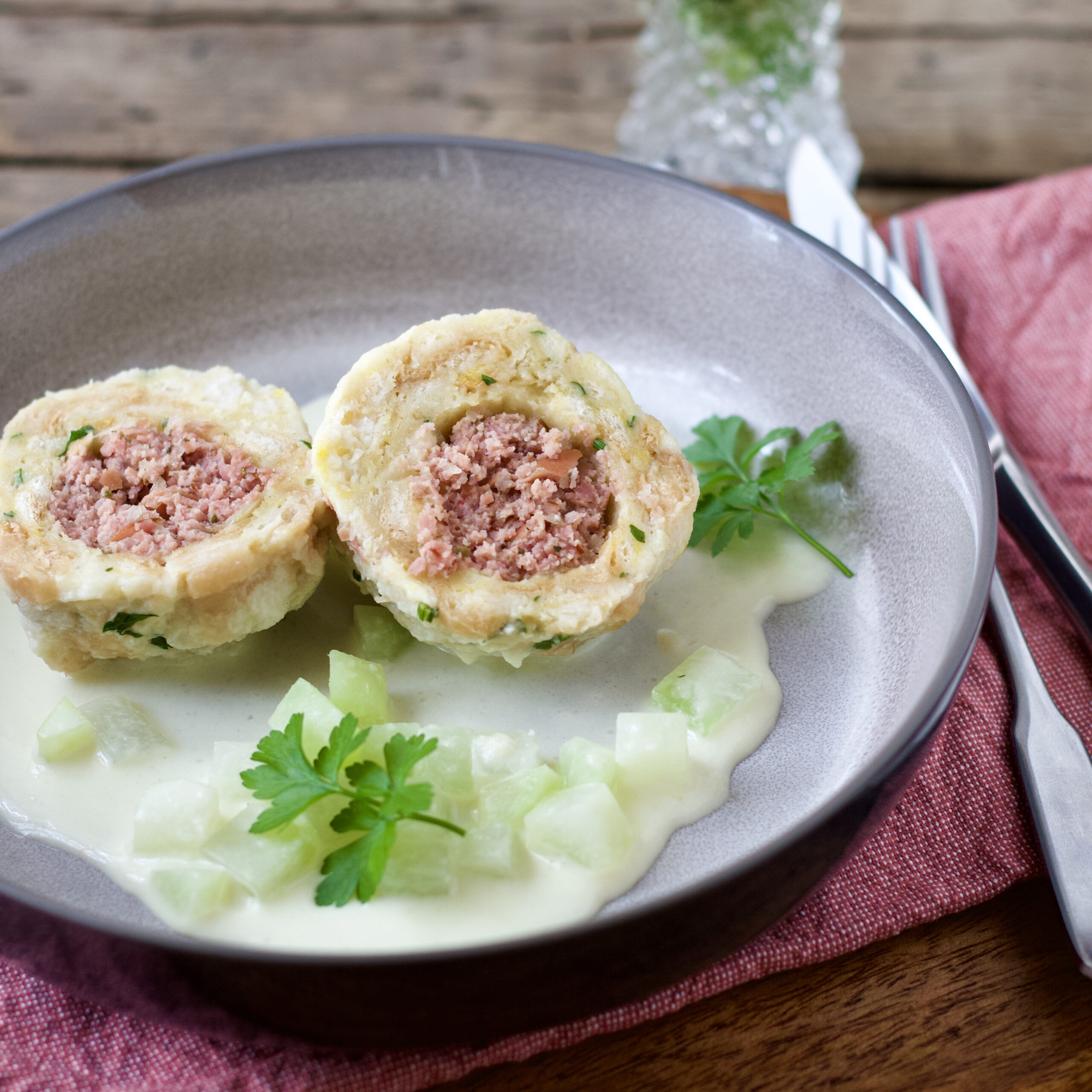 Wurstknödel Kohlrabisauce