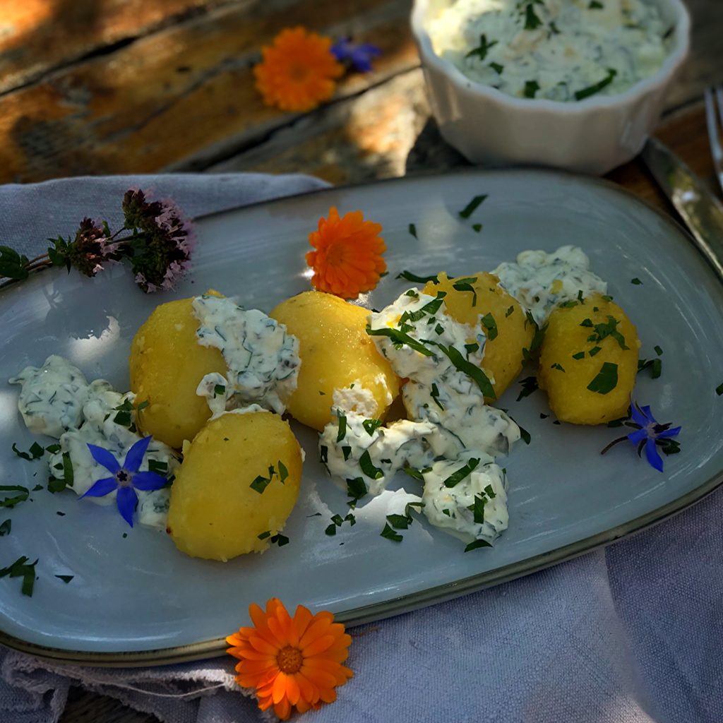 Heurige mit Sauce Tartare Erdäpfel mit Sauce Tartare