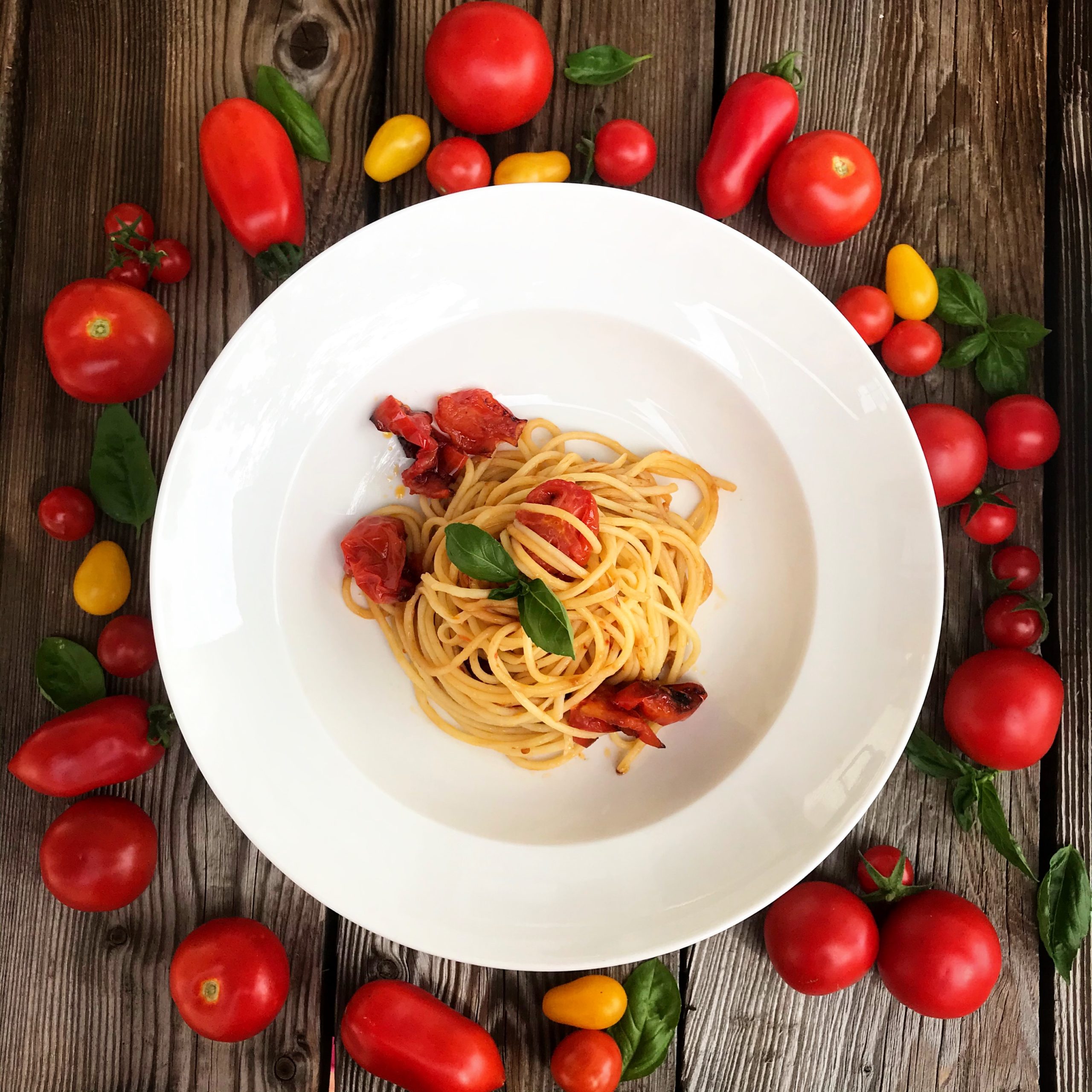 Spaghetti mit Cocktailtomaten Rezept - Veronikas Hofküche