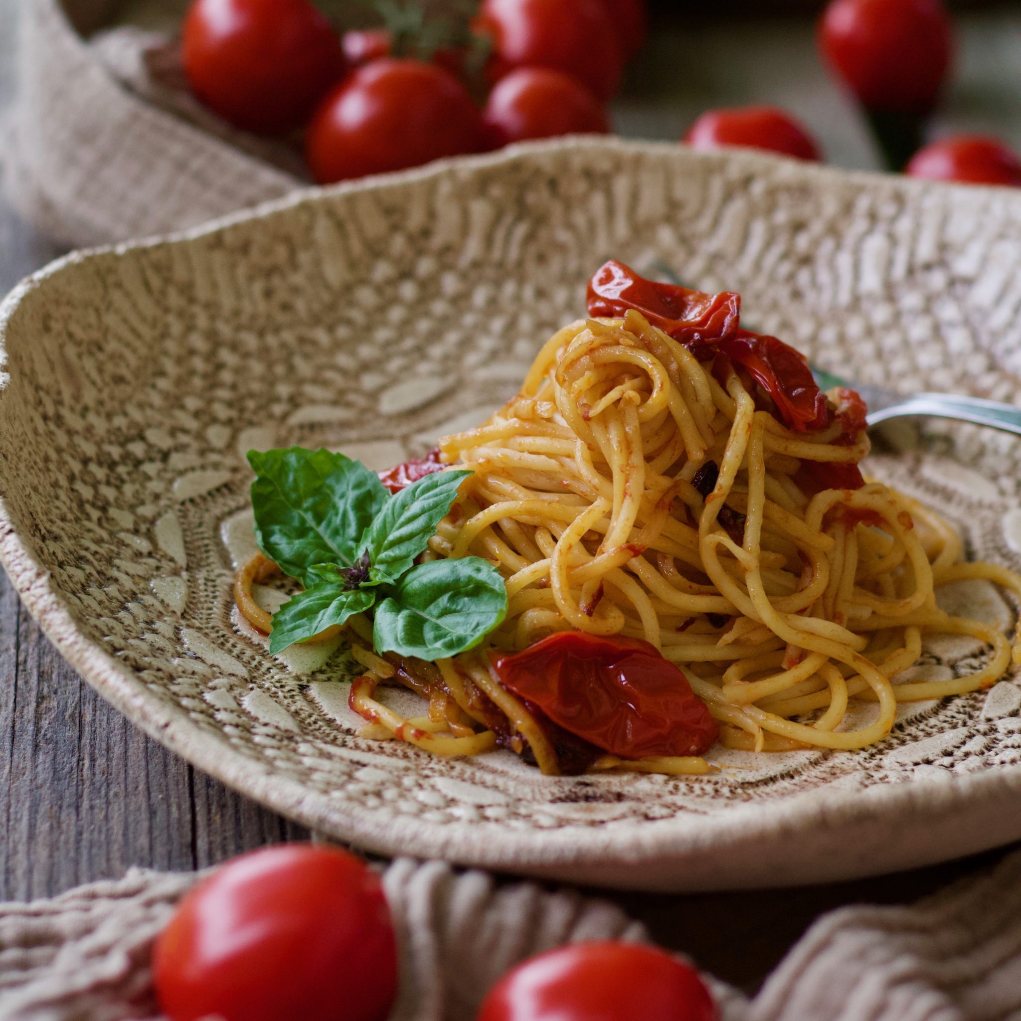 Spaghetti mit Cocktailtomaten Rezept - Veronikas Hofküche